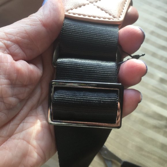 NWT Be Cool fanny pack/belt bag pink with black accents - Picture 4 of 5